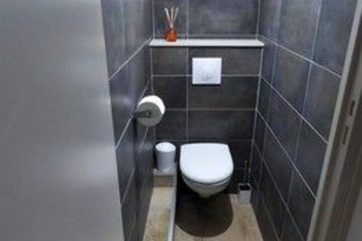 Room 3 of 12