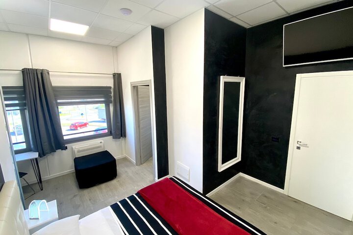 Room 11 of 52