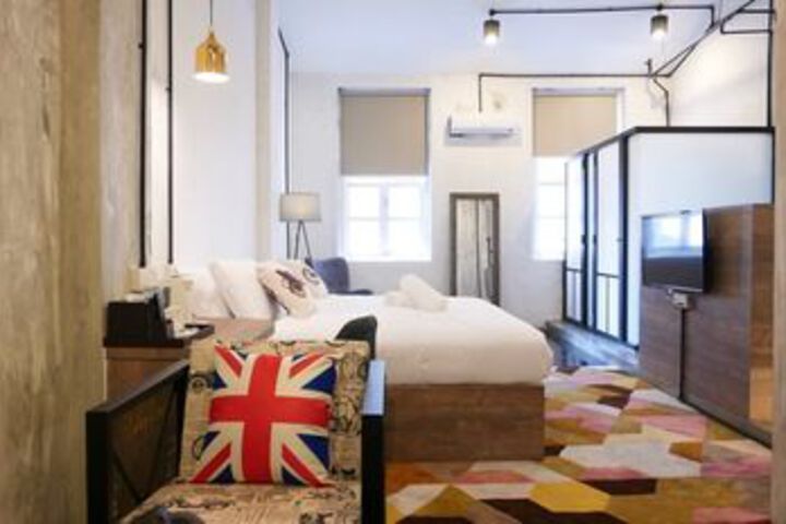 Room 10 of 26