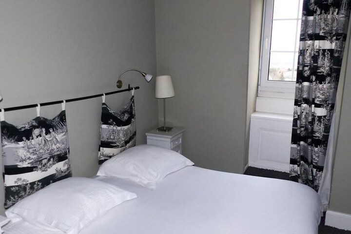 Room 6 of 29