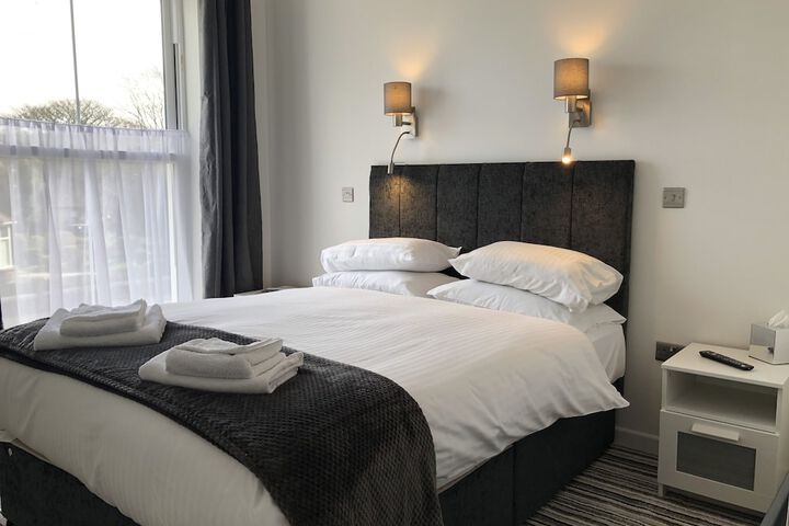 Room 10 of 37