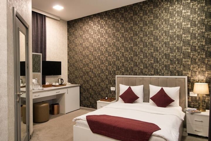 Room 37 of 75