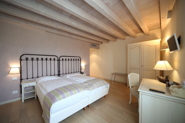 Room 38 of 75