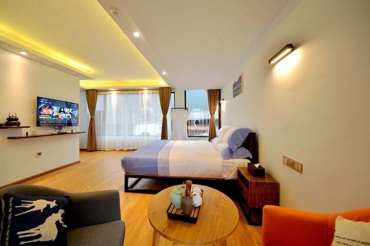 Room 25 of 48