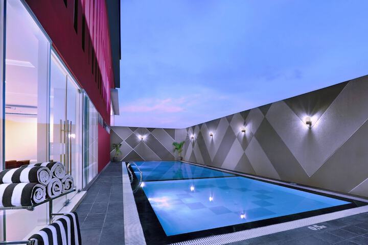 Pools & Facilities