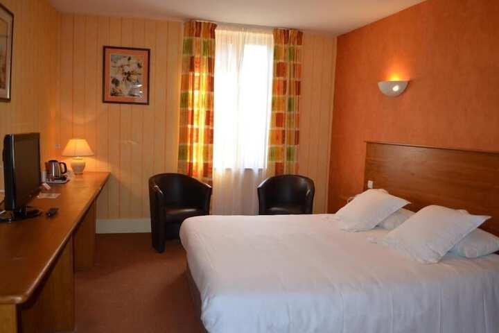 Room 6 of 22