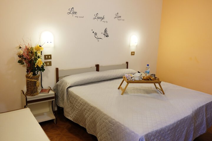 Room 5 of 22