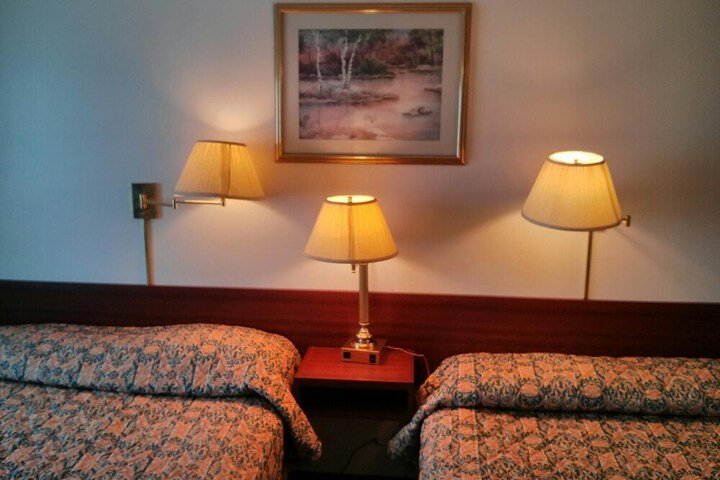 Room 10 of 26