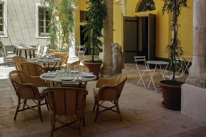 Dining 152 of 187