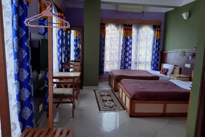Room 9 of 44