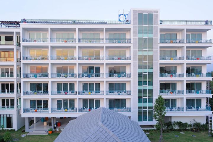 Hotel 100 of 104