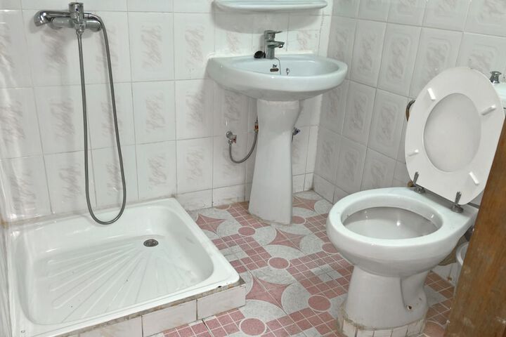 Room 44 of 67
