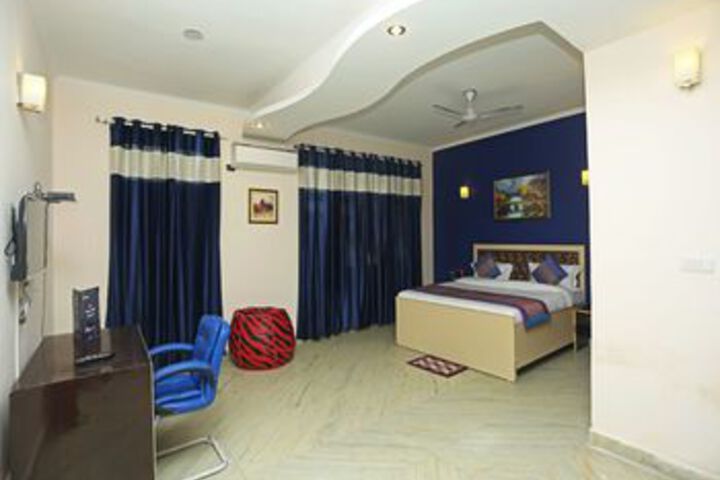 Room 16 of 25