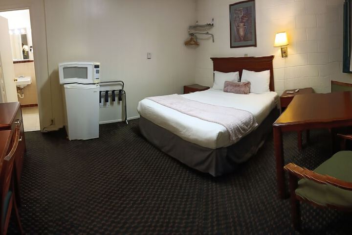 Room 8 of 20
