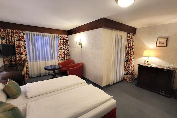 Room 32 of 119