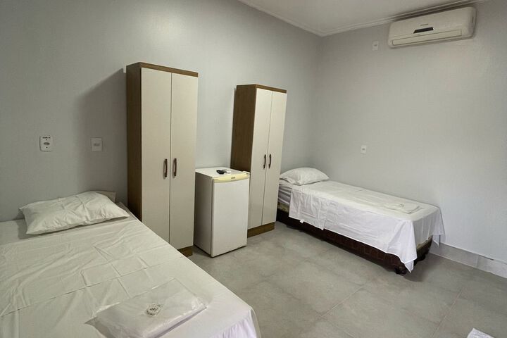 Room 8 of 14