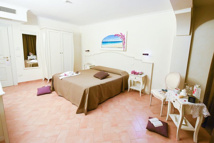 Room 7 of 38