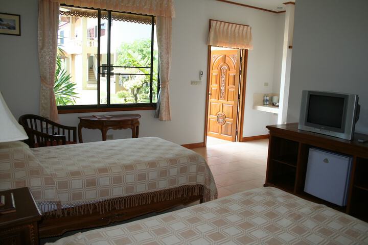 Room 14 of 93