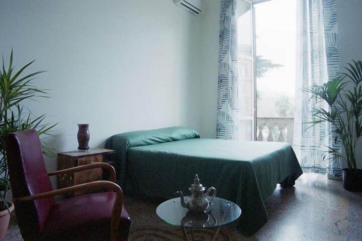 Room 4 of 36