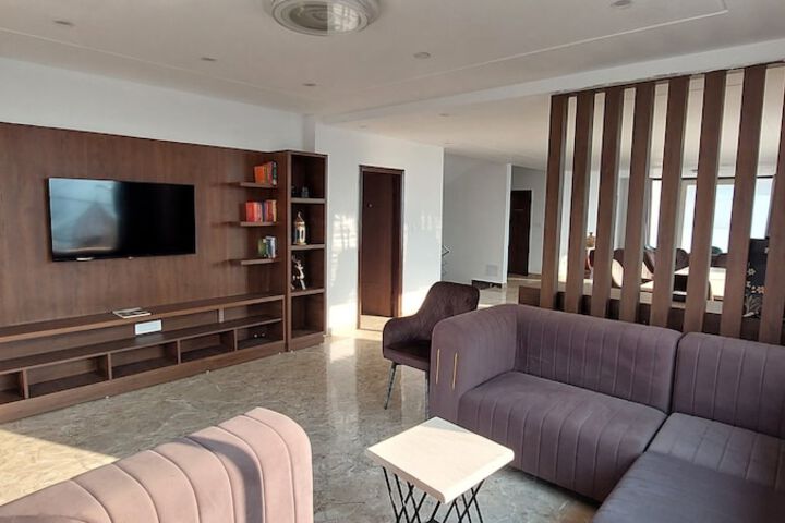 Room 12 of 23