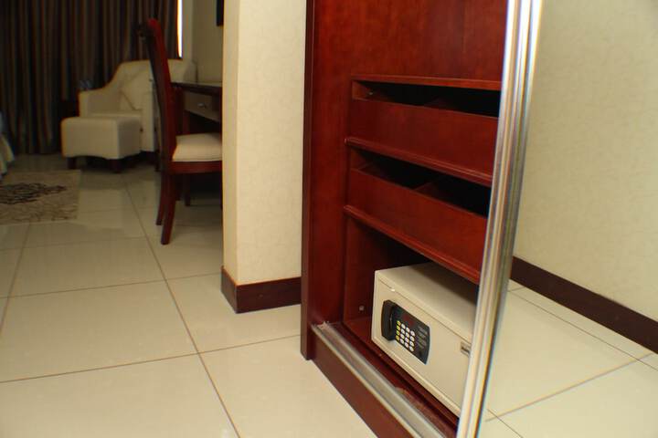 Room 15 of 34