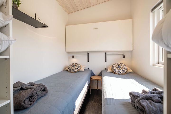 Room 13 of 94