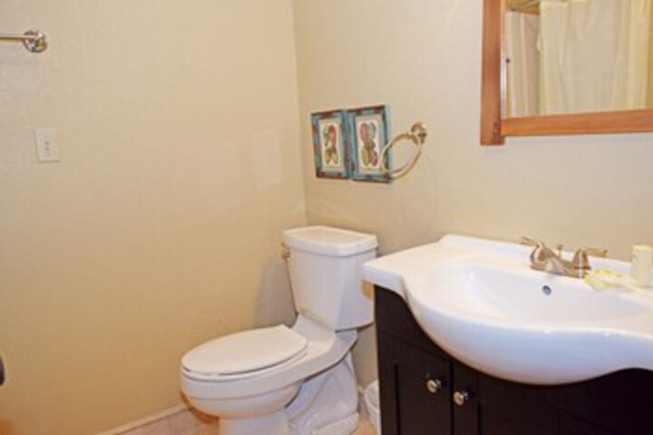 Room 4 of 28