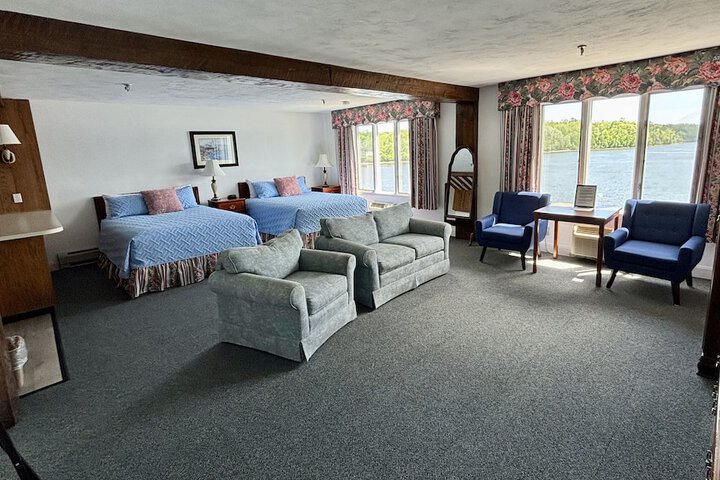 Room 4 of 32