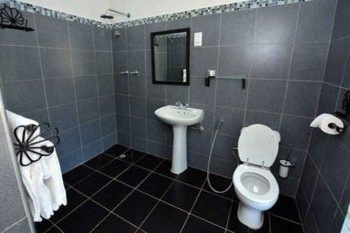Room 2 of 11