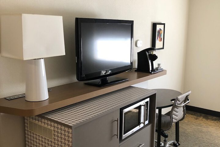 Standard Double Bed Accessible (9 of 11)