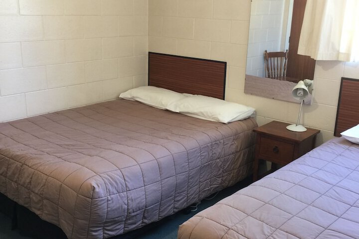 Room 4 of 38