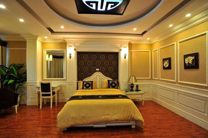 Room 3 of 34
