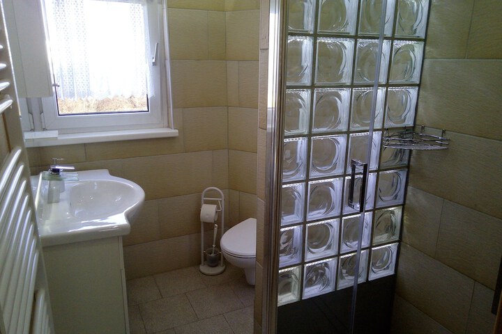 Room 34 of 60