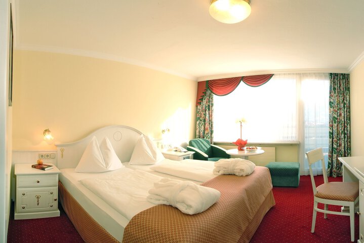 Room 9 of 72