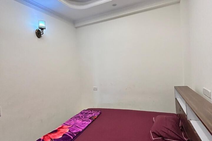 Room 8 of 23