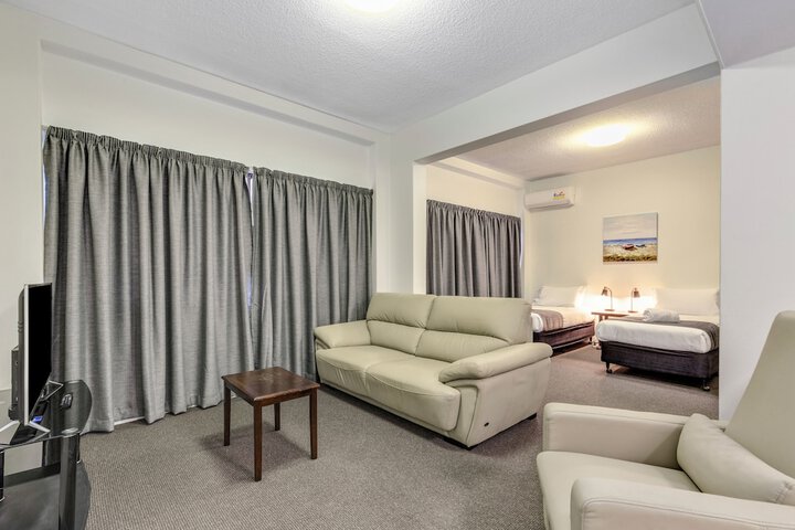 Room 8 of 27