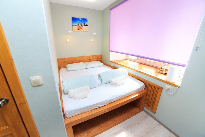 Room 9 of 26