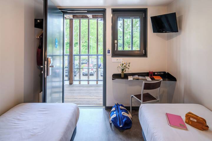 Room 10 of 36