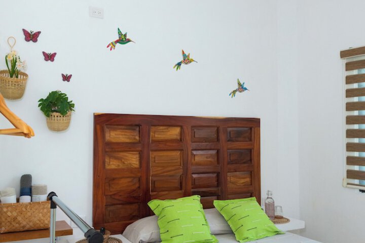 Room 5 of 18