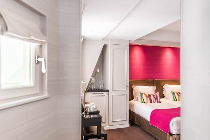 Room 34 of 86