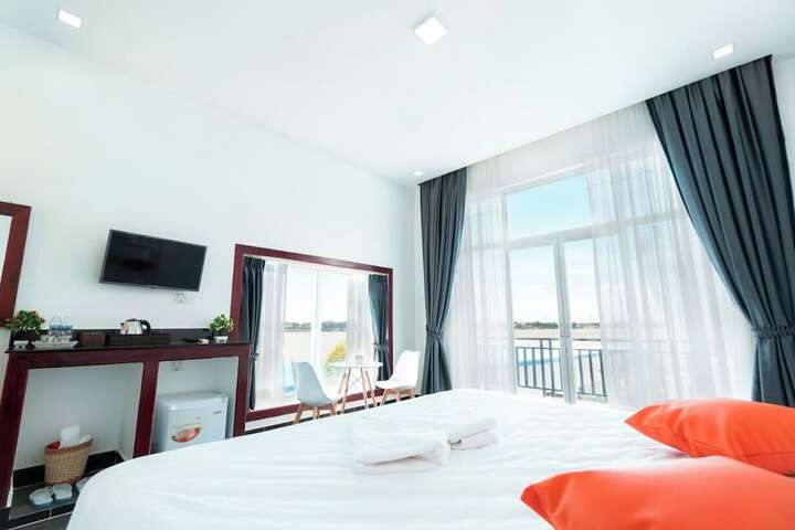 Room 12 of 53