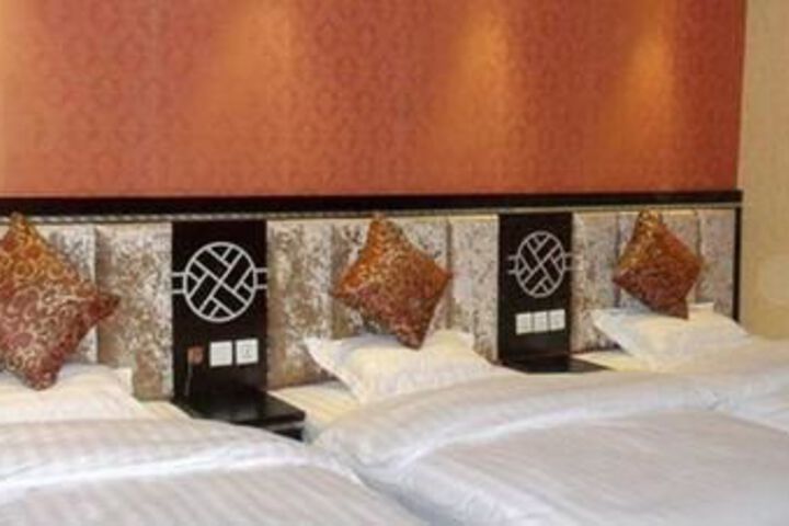 Room 34 of 62