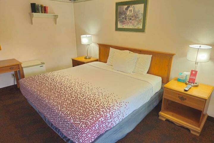 Room 6 of 28