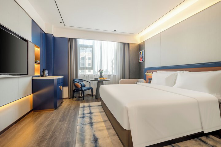 Room 4 of 26