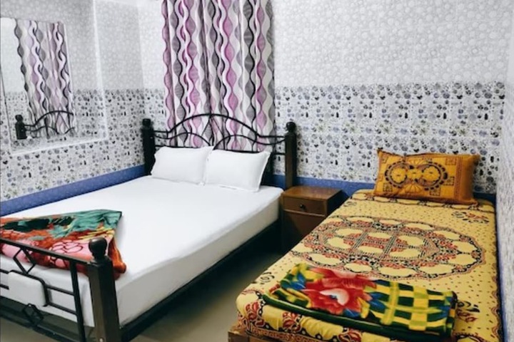 Room 4 of 30