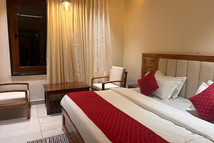 Room 4 of 6