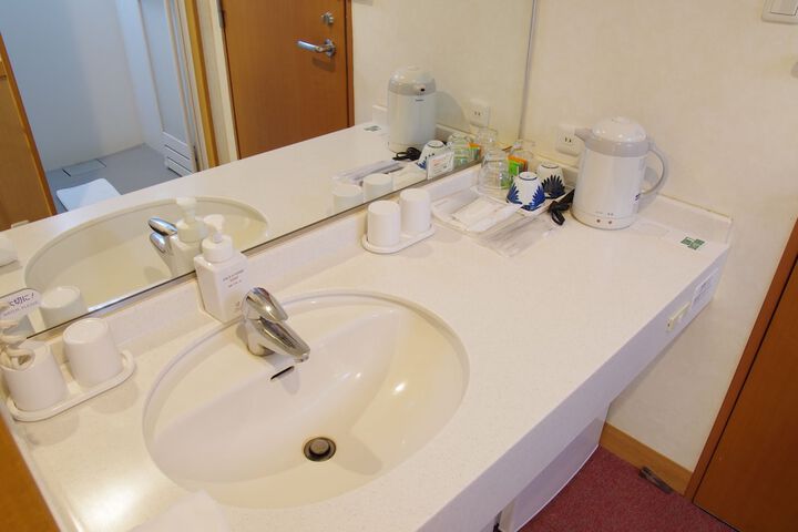 Room 8 of 88