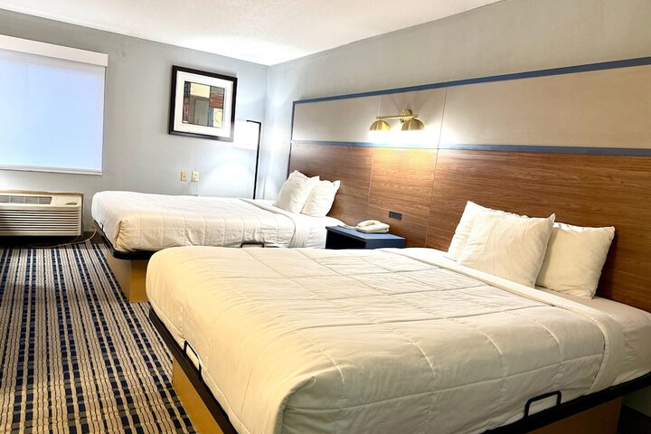 Room 8 of 27