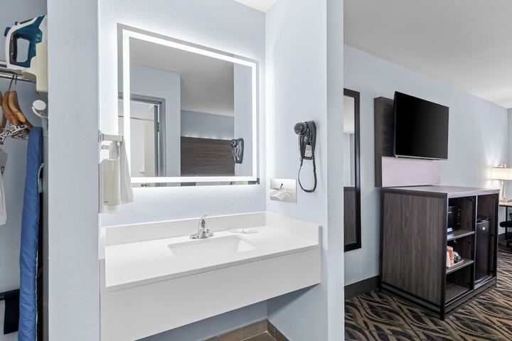 Room 43 of 58