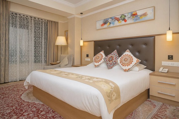 Room 15 of 35
